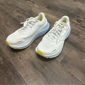 Saucony Women's Guide 18